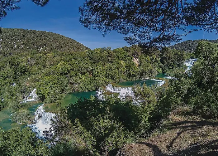 Apartman Lovely In With Wifi Brodarica (Sibenik-Knin)