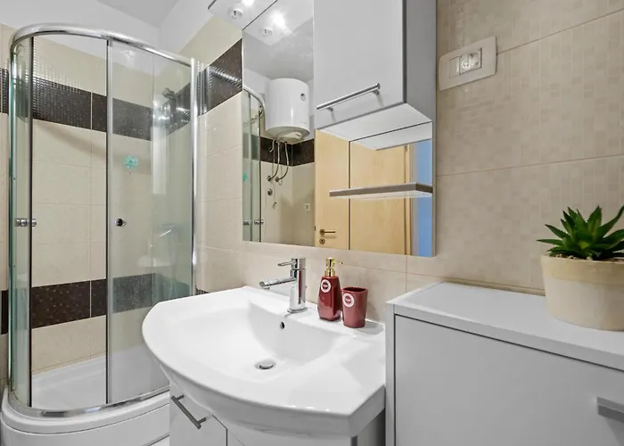 Lovely In With Wifi * Brodarica (Sibenik-Knin)